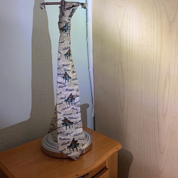 Music matters tie - Picture 2 of 7